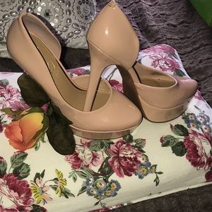Jessica Simpson heels